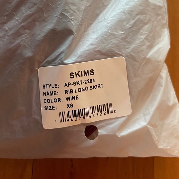 SKIMS Soft Lounge ruched stretch-jersey maxi skirt - Wine XS - Picture 9 of 9